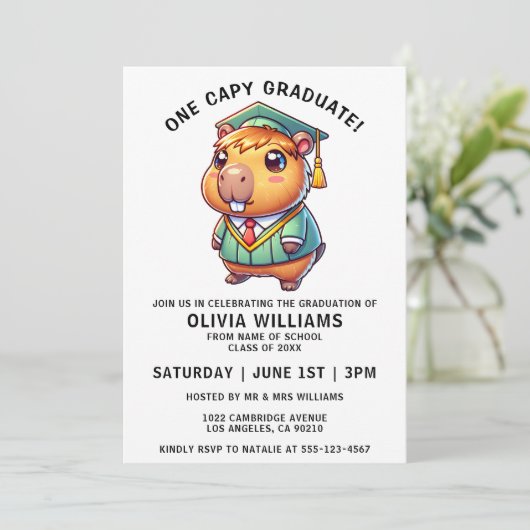 Kapitän Graduate Funny Capybara Graduierungsparty Einladung (Stehend Vorderseite)