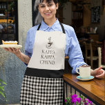 Kappa Kappa Chino Funny Coffee Lover Schürze<br><div class="desc">Diese Schürze ist ein komisches Design für Kaffeeliebhaber oder Barista und zeichnet sich durch ein kariertes Schwarz-Weiß-Design mit einem passenden, soliden Oberhintergrund aus weißem Weiß aus. Der Text "KAPPA KAPPA CHINO" sitzt unter einer dampfenden heißen Tasse Kaffee. Der Text ist eine Spin-off der griechischen Organisationen, die typischerweise an Unis und...</div>