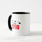 Kappen und Diplome PhD-Absolvent-2018 (rot) Tasse (Vorderseite Links)