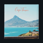 Kapstadt Südafrika Löwenkopf Ozeanmagnet Magnet<br><div class="desc">Stilvolle Kapstadt Südafrika Löwen's Head Ocean ZA Landscape Ocean / Waves / Sea / Road Scenery / Countryside Panorama / Nature View Magnet zu Ihrer Zuhause / Office / Business Kühlschrank Kollektion hinzuzufügen. Ein cooles Geschenk / Geschenkidee für alle, die individuelle Design personalisierte Objekte, positive Bilder, Afrika, Reisen, Minimalismus, Landschaften...</div>