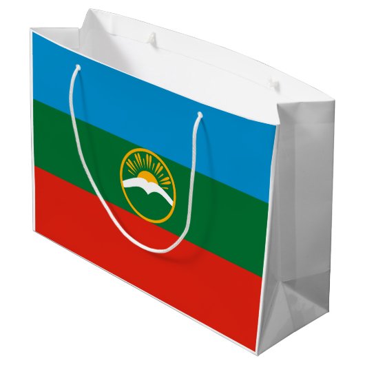 Karachay Cherkessia Flag Große Geschenktüte (Rückseite Schrägansicht)