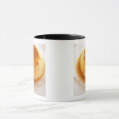 Karamellpuddingart des Puddings mit Karamell Tasse (Zentrum)