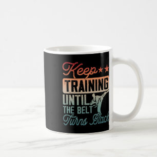 Karate Behielt Training, bis der Gürtel schwarze M Kaffeetasse