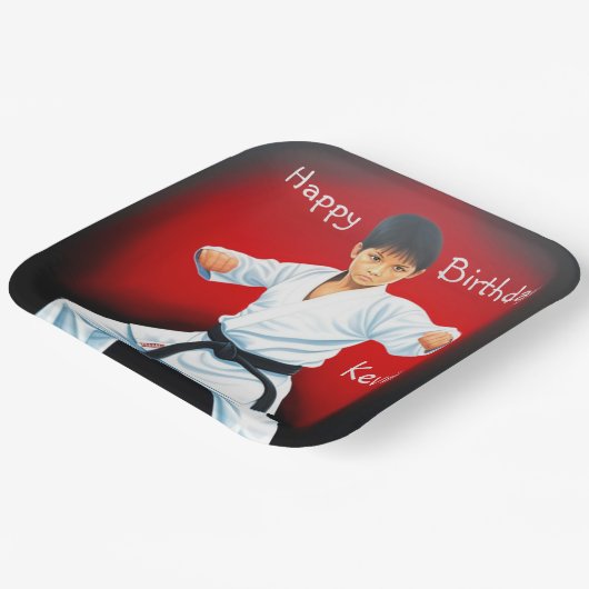 Karate Boy Birthday Pappteller (Gewinkelt)