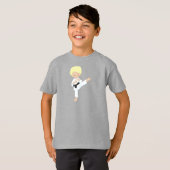 Karate Boy, Niedlicher Junge, Blonde Hair, Schwarz T-Shirt (Vorne ganz)
