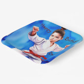Karate Girl Birthday Pappteller (Gewinkelt)