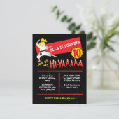 Karate Girl Kick Red Birthday Party Einladung (Stehend Vorderseite)