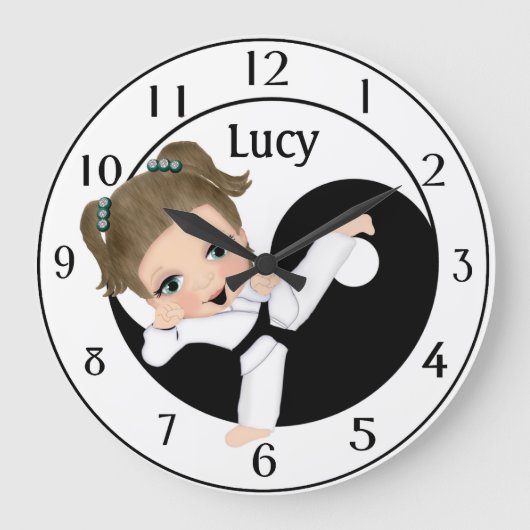 Karate Girl Personalized Wall Clock Große Wanduhr (Vorderseite)
