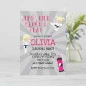 Karate Girl Pink Martial Arts Einladung (Stehend Vorderseite)