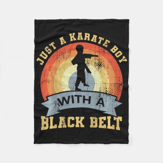 Karate-Junge mit schwarzem Gürtel Fleecedecke (Vorderseite)