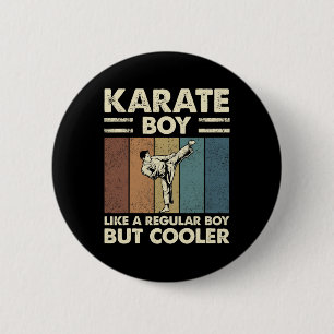 Karate Junge wie ein regelmäßiger Junge, aber Cool Button
