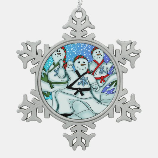 Karate-Kampfkunst-Schneemann-Verzierungen Schneeflocken Zinn-Ornament (Vorderseite)