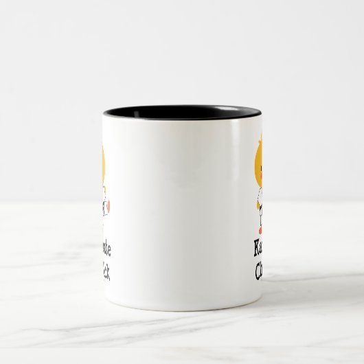 Karate-Küken-Tasse Zweifarbige Tasse (Mittel)