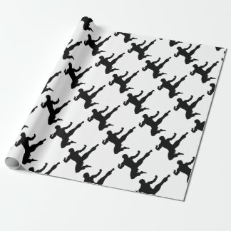 Karate Kung Fu Fliegen-Tritt-Mann-Silhouette Geschenkpapier