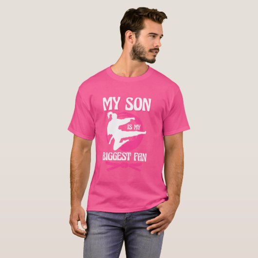 Karate Mama mein Sohn ist mein größter Fan Martial T-Shirt (Vorne ganz)
