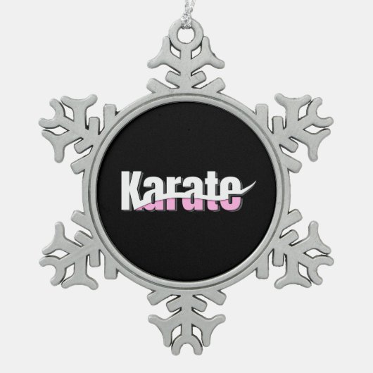Karate Martial Arts Girly Pink Schneeflocken Zinn-Ornament (Vorderseite)
