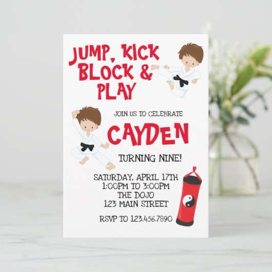 Karate Ninja Red and Black Birthday Einladung (Stehend Vorderseite)