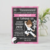 Karate Party Brown Hair Girl Kindergeburtstag Part Einladung (Stehend Vorderseite)