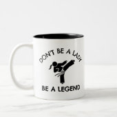 Karate: Sei keine Dame eine Legende Zweifarbige Tasse (Links)