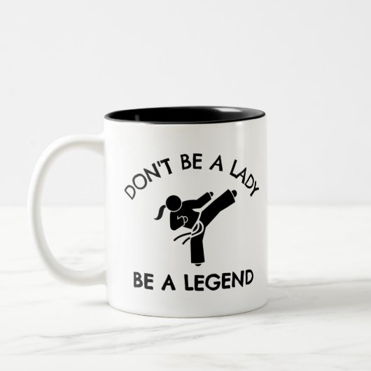 Karate: Sei keine Dame eine Legende Zweifarbige Tasse (Links)