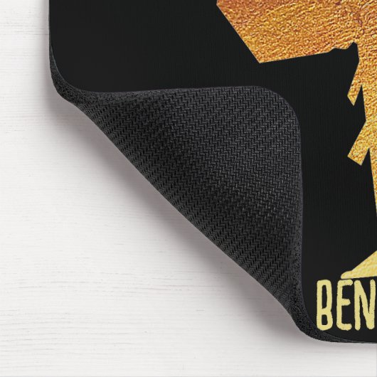 Karate Silhouette Golden Black Moderne Typografie Mousepad (Ecke)