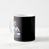 Karate Sloth Embracing Calm Serenity Kaffeetasse (Vorderseite Links)