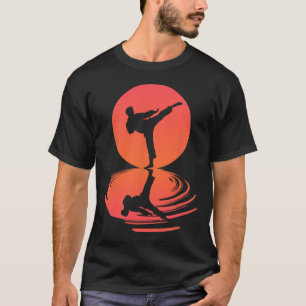 Karate und Kung Fu Silhouette Shotokan Geschenk Ma T-Shirt