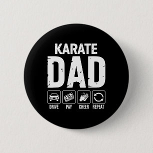 Karate-Vater fährt zahlen Applaudieren Vater eines Button
