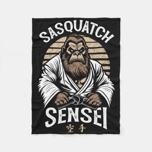 Karate Warrior Legend Sasquatch Sensei Bigfoot Mar Fleecedecke (Vorderseite)