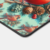 Kardinal auf der Kiefernabzweigung mit den Winterb Schreibtischunterlage (Ecke)