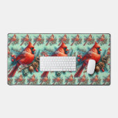 Kardinal auf der Kiefernabzweigung mit den Winterb Schreibtischunterlage (Tastatur & Maus)
