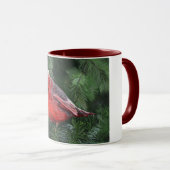 Kardinal auf Kiefernzweig Tasse (VorderseiteRechts)