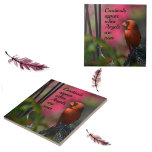Kardinal erscheinen, wenn Engel in der Nähe der Ke Fliese<br><div class="desc">Der Glaube an einen Vogel erlaubt ihm zu fliegen. Glaube! Das Rosa dieser schönen Kardinal Keramik Kachel beleuchtet jeden Geist. "Kardinäle erscheinen, wenn Engel nahe sind" Glauben Sie, dass Kardinäle in Ihrem Garten Geschenke aus dem Himmel sind? Viele glauben, dass die Präsenz eines Kardinals der Geist eines geliebten Menschen ist,...</div>