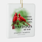 Kardinal erscheinen, wenn Liebende in der Nähe des Keramikornament (Rechts)