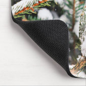 Kardinal in einem Kiefernbaum Mousepad (Ecke)