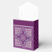 Kardinal Red Rosace Geschenkschachtel (Geöffnet)