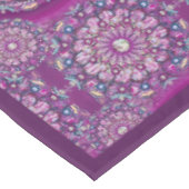 Kardinal Red Rosace Tischdecke (Schrägansicht)