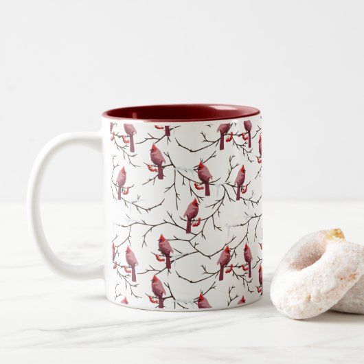 Kardinal-, Winter- und Schneemuster Zweifarbige Tasse (Mit Donut)