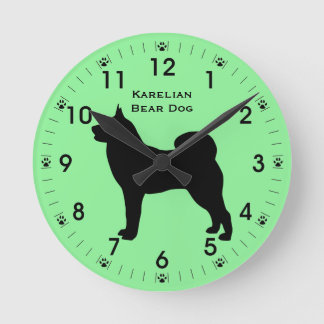 Karelische Bärn-HundeSilhouette personalisiert Runde Wanduhr