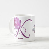 Karen-Name Monogramm Rosa Rosa Blütenblüte Kaffeetasse (Vorderseite Links)