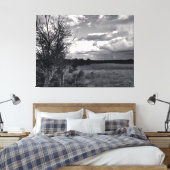 Karger Baum unter bewölktem Himmel Leinwanddruck (Insitu (Schlafzimmer))