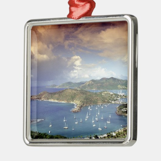 Karibik, Antigua. Silbernes Ornament (Links)