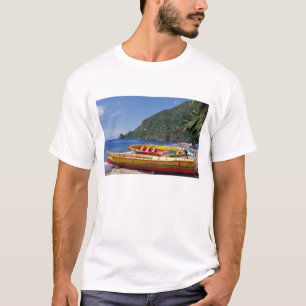 Karibik, BWI, St. Lucia, Segelboote, Soufriere. T-Shirt