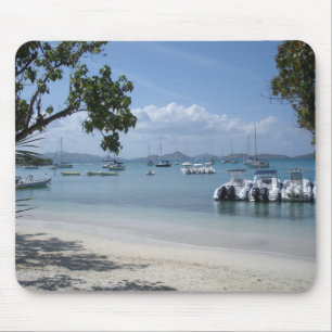 Karibik-Inselhafen mit Strand Mousepad