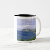 Karibik, St. Kitts, Roseau. Küste. Zweifarbige Tasse (VorderseiteRechts)