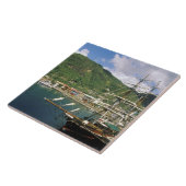 Karibik, St. Lucia, Soufriere. Boote in Fliese (Seite)