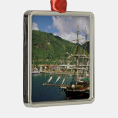 Karibik, St. Lucia, Soufriere. Boote in Silbernes Ornament (Rechts)