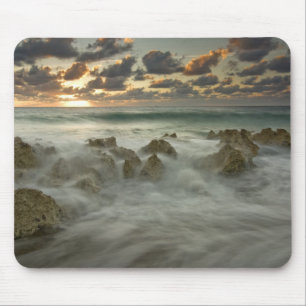 Karibisches Meer, Cayman Islands. Brechende Wellen Mousepad
