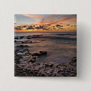 Karibisches Meer, Kaimaninseln.  Absturzwellen 2 Button