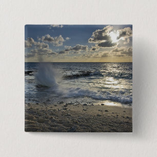 Karibisches Meer, Kaimaninseln. Brechende Wellen Button